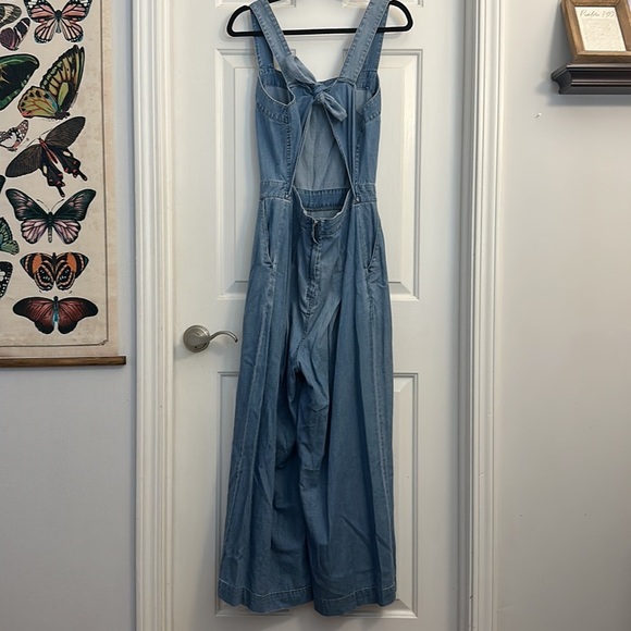 Madewell Denim chambray Apron Bow-Back Jumpsuit size 10 - Picture 5 of 6